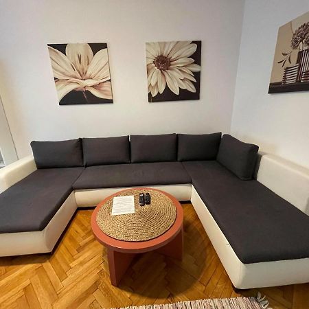 Interbellic Flat Apartment Bucureşti Ngoại thất bức ảnh
