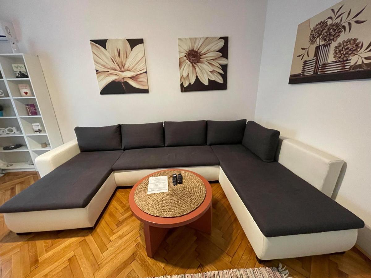 Interbellic Flat Apartment Bucureşti Ngoại thất bức ảnh